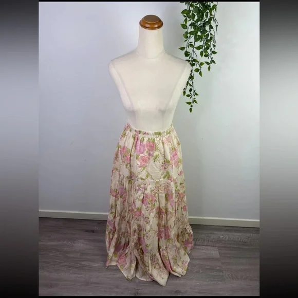 ⭐️ON HOLD DO NOT PURCHASE⭐️ Spell & The Gypsy Rose Garden Tiered Skirt - Picture 6 of 9